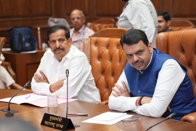 जिवती के किसानों को सरकारी योजनाओं का लाभ देने के लिए तुरंत करें कार्रवाई: मुख्यमंत्री देवेंद्र फडणवीस
