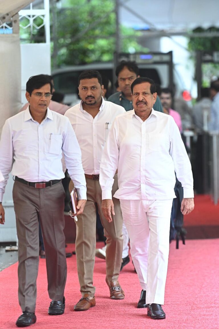 अंतरराष्ट्रीय तस्करों का नेटवर्क तोड़ने के लिए सरकार मुस्तैद - delete this sentence