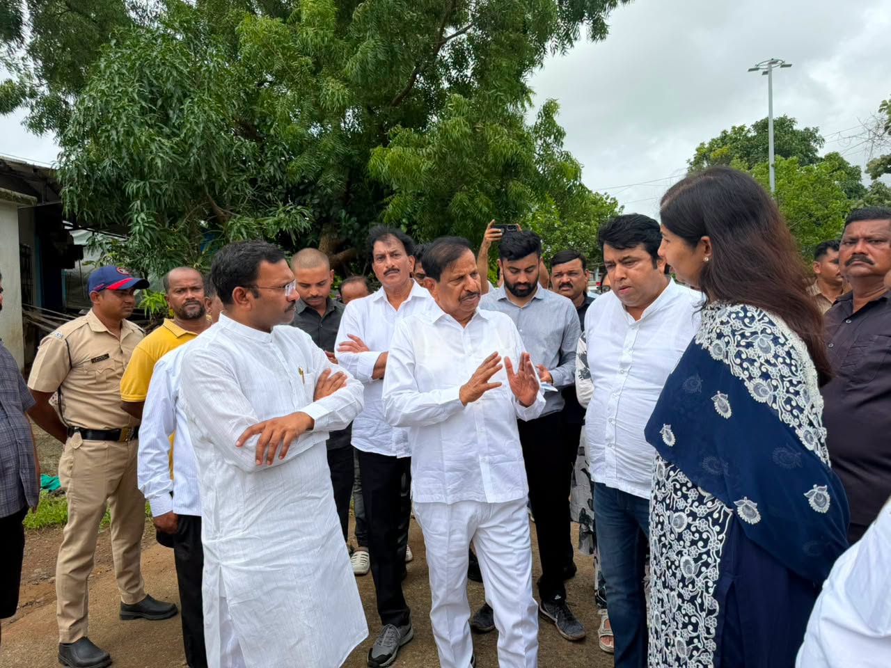 #GaneshNaik, #PalgharFlood, #MaharashtraBhoomi, #PalgharNews, #Palghar, #FloodRelief, #DrInduRaniJakhar, #DisasterManagement, #PalgharUpdates, #DisasterRelief