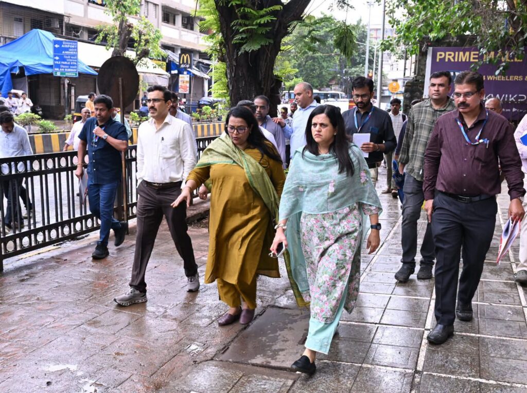 ‘Pedestrian First’ Drive: BMC Cracks Down on Illegal Hawkers and Encroachments Across Mumbai Footpaths